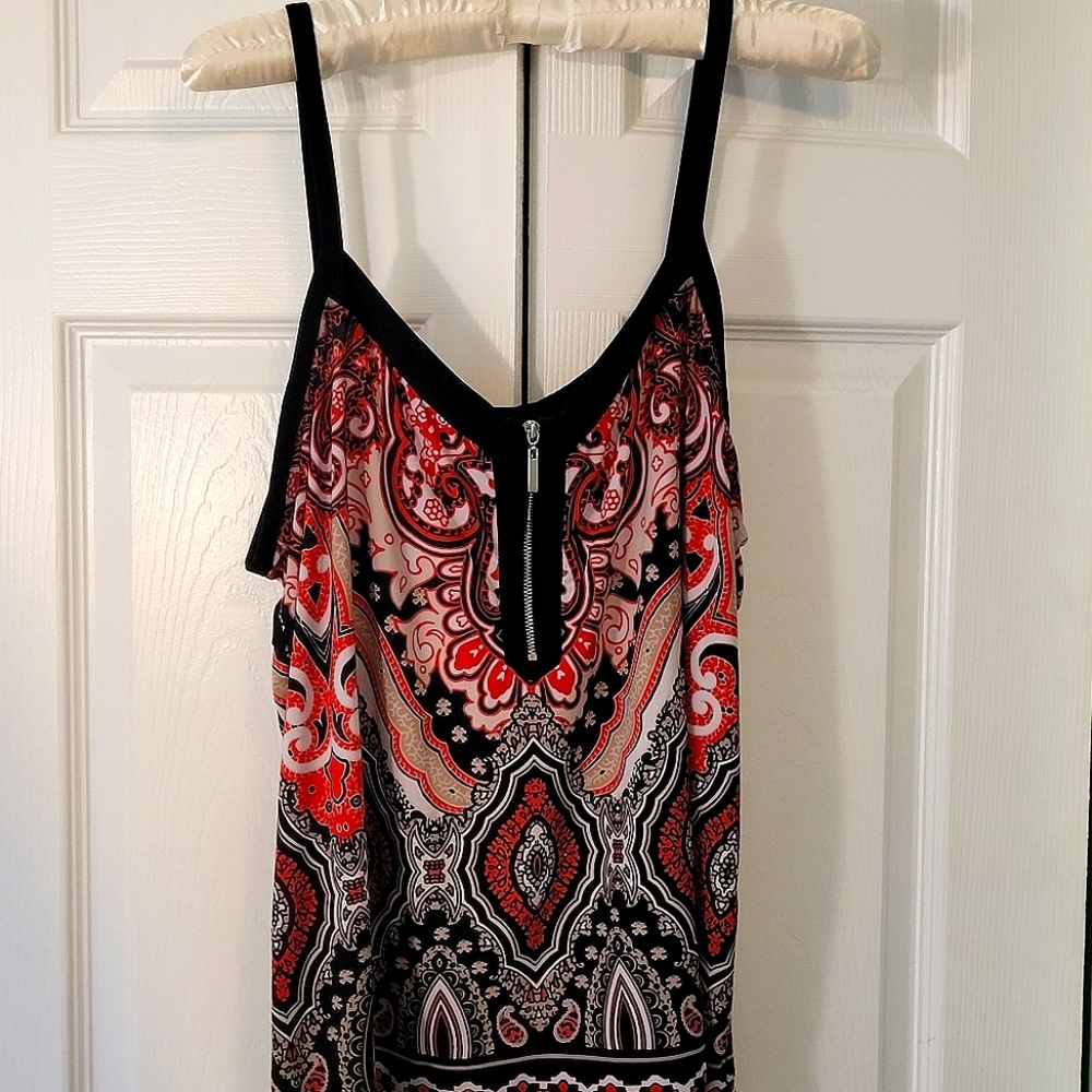 Super cute INC top!